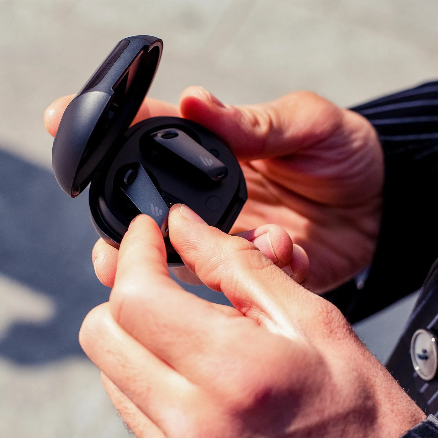 Edifier NeoBuds Pro True Wireless Active Noise Canceling Hi-Res Earbuds, Black - зураг 7